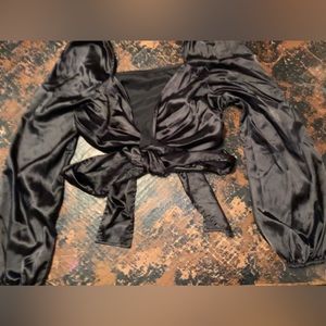 Dark brown/black cropped wrap top!